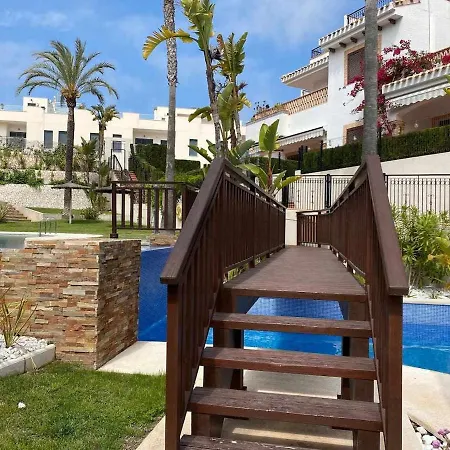Magnifico Piso De Planta Alta A 200m De La Playa Appartamento